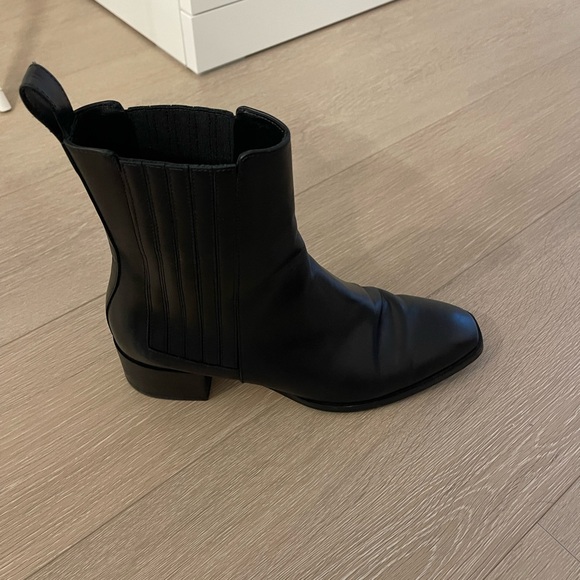 Aeyde Neil leather Chelsea boot - Picture 8 of 11